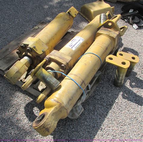 caterpillar skid steer hydraulic cylinder|cat hydraulic cylinder replacement.